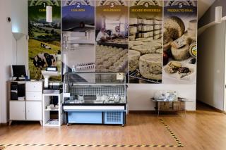 Nuestra tienda de quesos en la fábrica